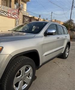 جیپ گراند شیرۆکی